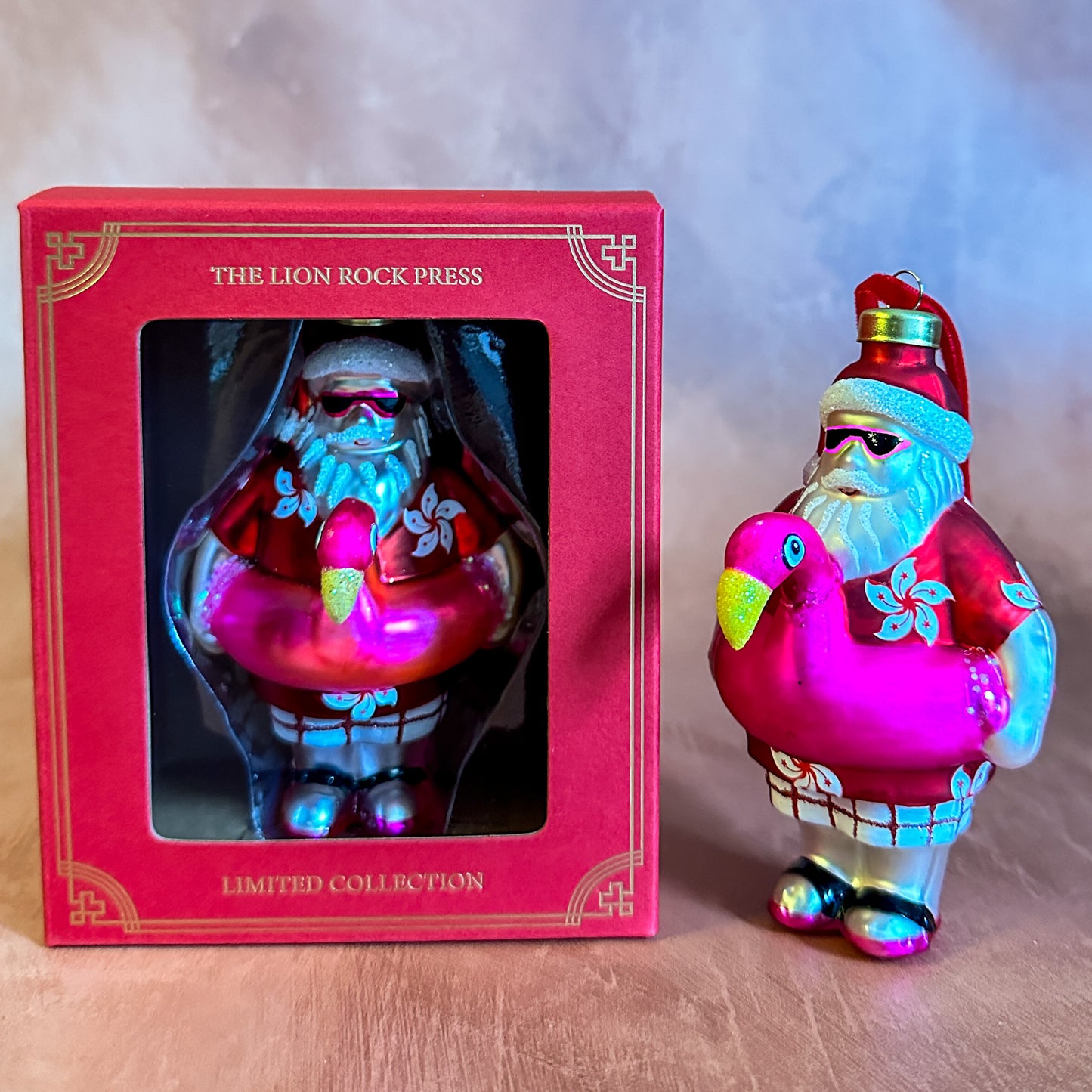 HAND PAINTED GLASS DECORATION : Junk Santa